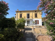 L'Île-Rousse town center – 200 m² property on a 1600 m² plot with great potential, 100 meters from the beaches