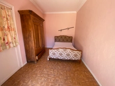 Dpt Pyrénées Orientales (66), à vendre proche ESTAGEL maison 2 appartements avec terrasses à rafraichir