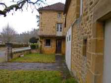 Lot (46) department, for sale in FRAYSSINET LE GELAT: 6-room house of 124 m² with outbuildings of 118 m² on a plot of 820 m²