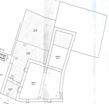 Pyrénées-Orientales (66), for sale in Jujols: Stone house, 8 rooms, 207 m², requiring complete renovation, on a 185 m² plot.