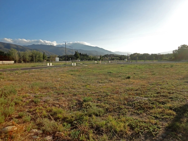 Dpt Pyrénées Orientales (66), à vendre ILLE SUR TET terrain constructible 1795 m², plat, vaibilisé