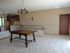 Dpt Pyrénées Orientales (66), à vendre proche ESTAGEL maison 2 appartements avec terrasses à rafraichir