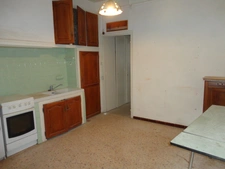 Dpt Pyrénées Orientales (66), à vendre VILLEFRANCHE DE CONFLENT Maison 6 pièces 96 m² avec terrasse à rafraichir