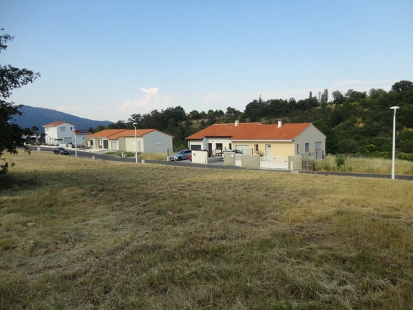 Dpt Pyrénées Orientales (66), à vendre PRADES Terrain constructible 488 m², 3 faces, libre constructeur