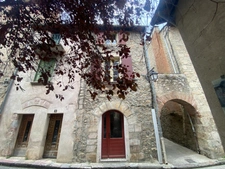 Dpt Pyrénées Orientales (66), à vendre VILLEFRANCHE DE CONFLENT Maison 6 pièces 96 m² avec terrasse à rafraichir
