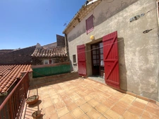 Dpt Pyrénées Orientales (66), à vendre proche ESTAGEL maison 2 appartements avec terrasses à rafraichir