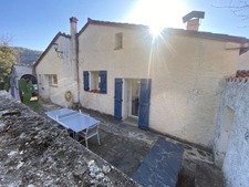 Dpt Pyrénées Orientales (66), à vendre REYNES, maison P6 de 136 m² sur terrain de 1.72 ha avec sous-sol et garage