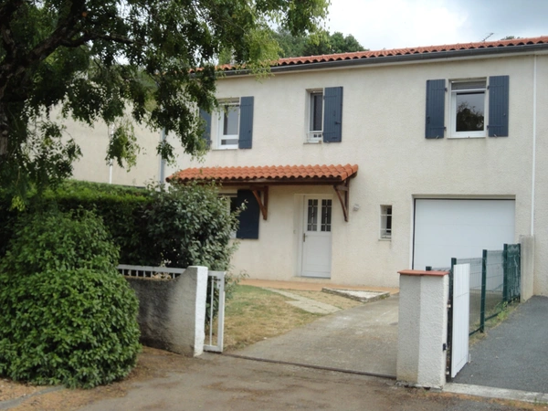 Dpt Tarn (81), à vendre Castres villa P6 de 124 m² sur terrain 358 m² avec terrasse et garage