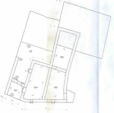 Pyrénées-Orientales (66), for sale in Jujols: Stone house, 8 rooms, 207 m², requiring complete renovation, on a 185 m² plot.