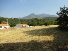 Pyrénées-Orientales (66), for sale in Prades: Building plot of 1230 m², 4 sides, no building restrictions