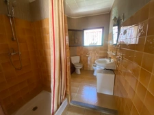 Dpt Pyrénées Orientales (66), à vendre proche ESTAGEL maison 2 appartements avec terrasses à rafraichir
