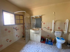 Dpt Pyrénées Orientales (66), à vendre proche ESTAGEL maison 2 appartements avec terrasses à rafraichir