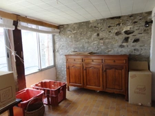 Dpt Pyrénées Orientales (66), à vendre proche ESTAGEL maison 2 appartements avec terrasses à rafraichir