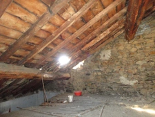 Pyrénées-Orientales (66), for sale in Jujols: Stone house, 8 rooms, 207 m², requiring complete renovation, on a 185 m² plot.
