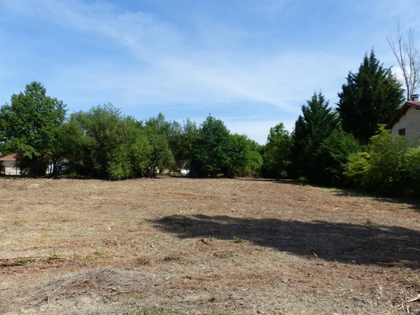Dpt Hautes Pyrénées (65), à vendre BARBAZAN DEBAT - Terrain de 2118 m²