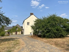 Maison Ancienne de Caractère à Broc, Maine-et-Loire