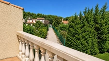 EYGUIÈRES (13) | Très belle maison de 8 pièces, 5 chambres avec piscine, cour et garage