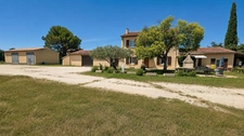 CARPENTRAS (84) | VIAGER - Maison de 215 m² habitables avec revenu locatif sur un terrain agricole de 7 175 m²