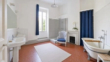 SALON-DE-PROVENCE (13) | Grande maison de maître de près de 300 m² habitables avec jardin et piscine (chauffée) en cœur de ville