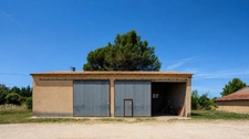 CARPENTRAS (84) | VIAGER - Maison de 215 m² habitables avec revenu locatif sur un terrain agricole de 7 175 m²