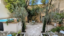 SALON-DE-PROVENCE (13) | Grande maison de maître de près de 300 m² habitables avec jardin et piscine (chauffée) en cœur de ville