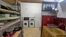 CARPENTRAS (84) | VIAGER - Maison de 215 m² habitables avec revenu locatif sur un terrain agricole de 7 175 m²