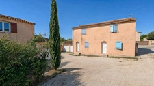 PUYVERT (84) | 🏡 Maison T3 jumelée de 64 m² (cour, terrasse & garage) avec locataires en place