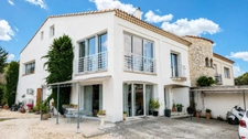 VERNÈGUES | Magnifique maison atypique de 190 m² avec vue panoramique sur le Lubéron et piscine 
