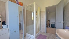 CARPENTRAS (84) | VIAGER - Maison de 215 m² habitables avec revenu locatif sur un terrain agricole de 7 175 m²