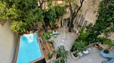 SALON-DE-PROVENCE (13) | Grande maison de maître de près de 300 m² habitables avec jardin et piscine (chauffée) en cœur de ville