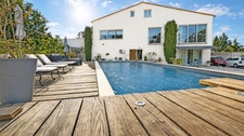 VERNÈGUES (13) | Magnifique maison de 190 m² avec gîte T3 en rez-de-chaussée 