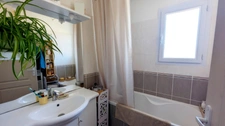 CAVAILLON | très beau T3 très chaleureux avec terrasse et magnifique vue + 1 garage