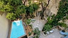 SALON-DE-PROVENCE (13) | Grande maison de maître de près de 300 m² avec jardin et piscine (chauffée) en cœur de ville