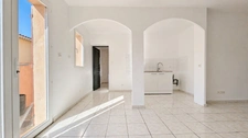 PUYVERT (84) | 🏡 Maison T4 jumelée de 74 m² avec terrasse, cour et garage privatifs