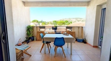 CAVAILLON | très beau T3 très chaleureux avec terrasse et magnifique vue + 1 garage