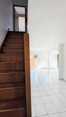PUYVERT (84) | 🏡 Maison T4 jumelée de 74 m² avec terrasse, cour et garage privatifs