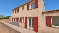 PUYVERT (84) | 🏡 Maison T4 jumelée de 74 m² avec terrasse, cour et garage privatifs