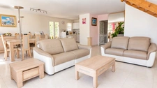 EYGUIÈRES (13) | Très belle maison de 8 pièces, 5 chambres avec piscine, cour et garage