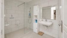 CARPENTRAS (84) | VIAGER - Maison de 215 m² habitables avec revenu locatif sur un terrain agricole de 7 175 m²