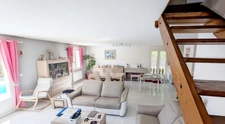 EYGUIÈRES | Grande maison provençale sur un terrain clos & arboré de 630 m² avec piscine et garage.