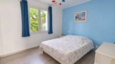 EYGUIÈRES (13) | Très belle maison de 8 pièces, 5 chambres avec piscine, cour et garage