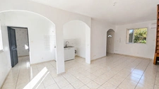 PUYVERT (84) | 🏡 Maison T4 jumelée de 74 m² avec terrasse, cour et garage privatifs