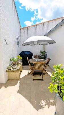 VERNÈGUES (13) | Magnifique maison de 190 m² avec gîte T3 en rez-de-chaussée 