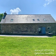 Maison en Pierre à Kergrist-Moelou - 4 Chambres - Potentiel Gîte