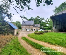 Ensemble immobilier avec gîte, dépendances, hangar, maison à rénover, puits et four à pain – sur 8 300 m² de terrain (dont plusieurs parcelles indépendantes)