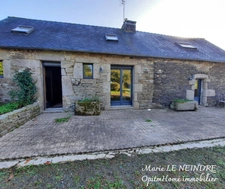 🏡 BELLE LONGÈRE EN PIERRE EN CAMPAGNE – BEAU POTENTIEL 