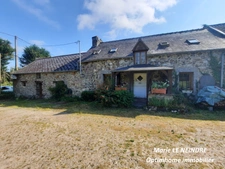Longère en pierre 88 m² – Nombreuses dépendances – Bon Repos sur Blavet