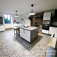 Maison en Pierre à Kergrist-Moelou - 4 Chambres - Potentiel Gîte