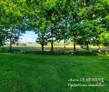 Ensemble immobilier avec gîte, dépendances, hangar, maison à rénover, puits et four à pain – sur 8 300 m² de terrain (dont plusieurs parcelles indépendantes)