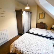Maison en Pierre à Kergrist-Moelou - 4 Chambres - Potentiel Gîte